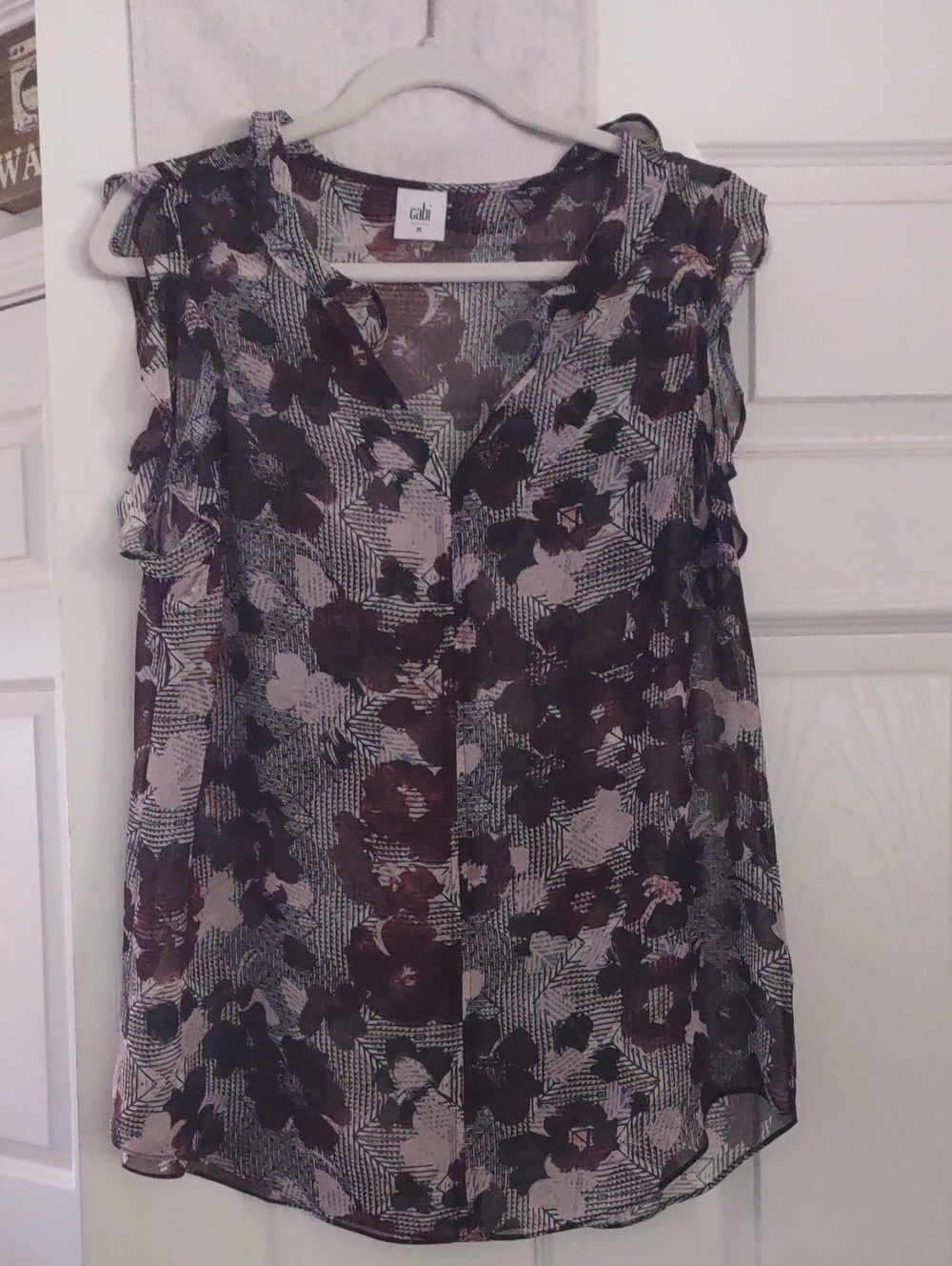 cabi Floral Sheer Sleeveless V-Neck Top in Black and Mauve Size Medium EUC